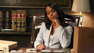 scandal_kerry_washington_desk_a_l